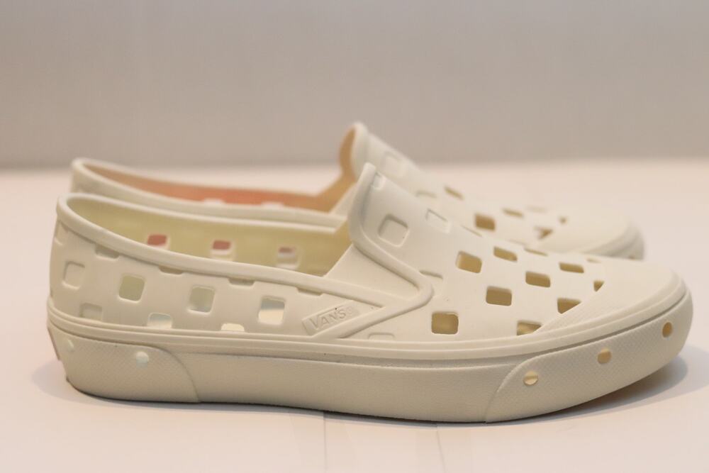Vans Slip-On TRK Sz 6.5 Marshmallow White